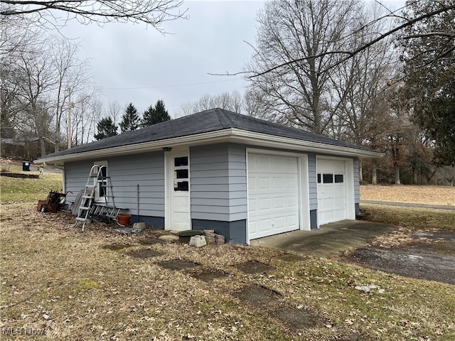 view of detached garage