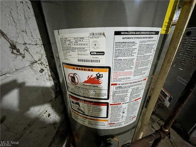 974 Madison Ave, Alliance, OH 44601 - interior details featuring gas water heater