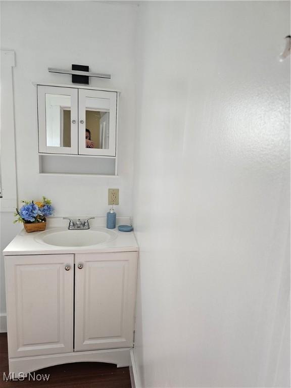 606 S 7th St, Cambridge, OH 43725 - bathroom featuring vanity