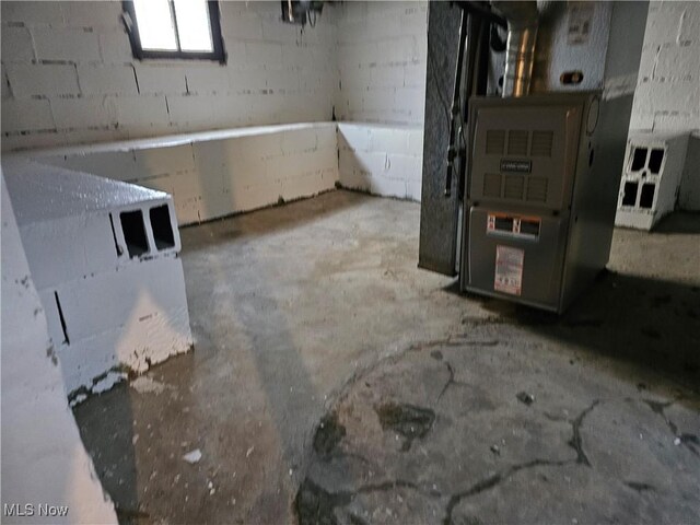 606 S 7th St, Cambridge, OH 43725 - basement with concrete block wall