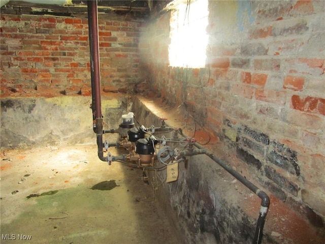 view of unfinished below grade area