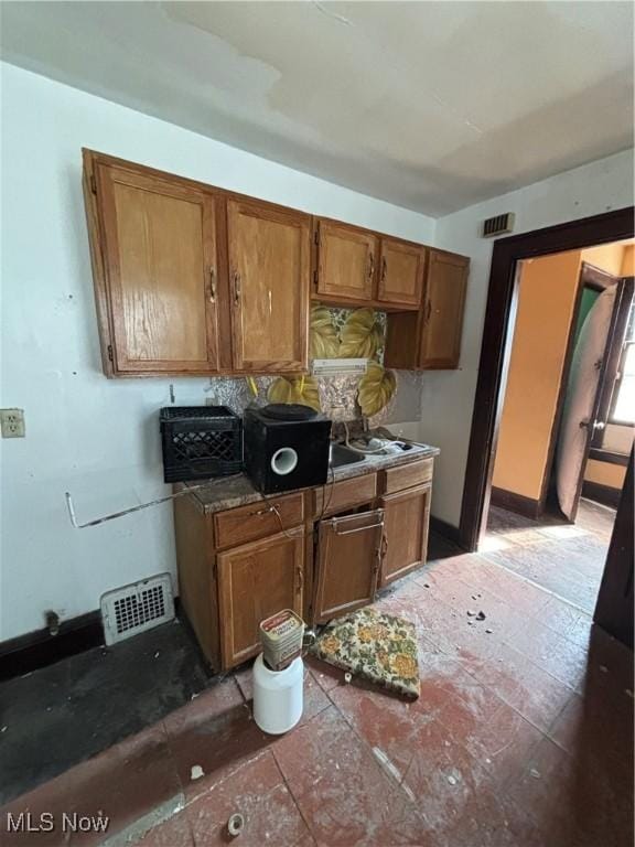1220 Ansel Rd, Cleveland, OH 44108 - photo 27