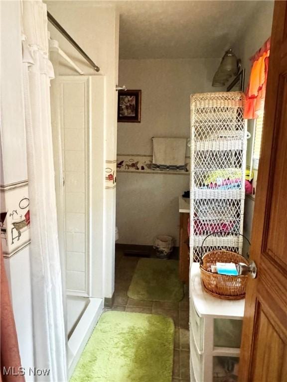 1514 Commerce St, Wellsville, OH 43968 - bathroom with a shower stall