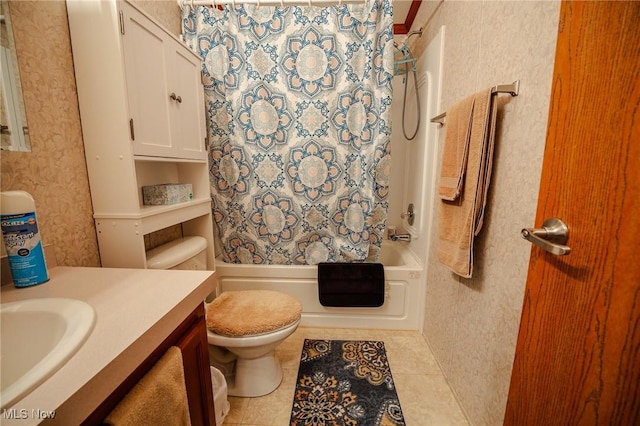 full bath featuring toilet, wallpapered walls, shower / tub combo with curtain, tile patterned flooring, and vanity