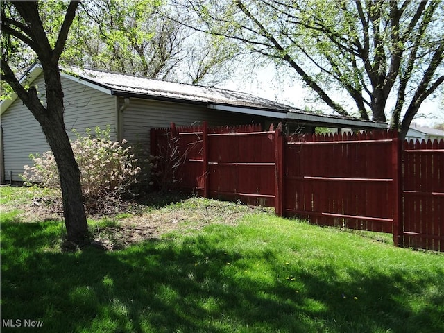 22742 US Route 30, Minerva, OH 44657 - view of yard featuring fence
