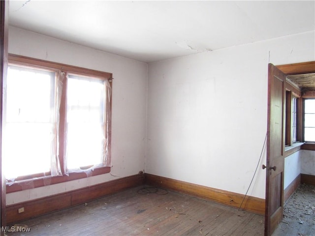 325 Hillwood Dr, Akron, OH 44320 - unfurnished room with hardwood / wood-style flooring and baseboards