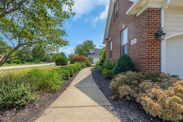 32403 Legacy Pointe Pkwy, Avon Lake, OH 44012 - photo 2