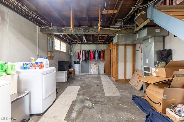 353 W N Ave, East Palestine, OH 44413 - below grade area featuring washing machine and dryer