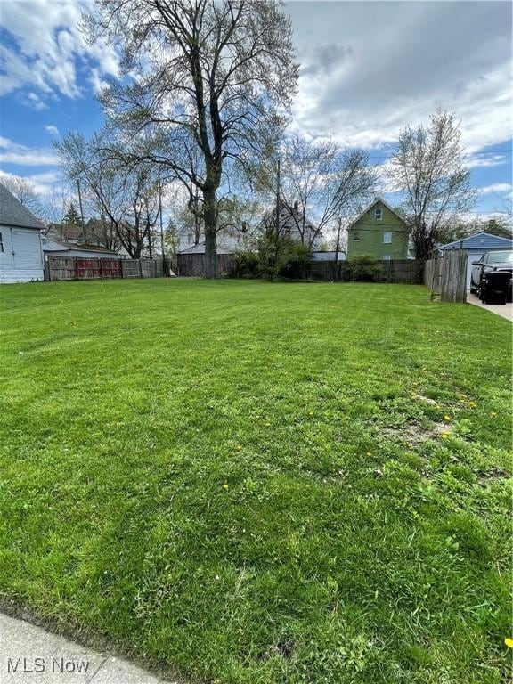 7706 Connecticut Ave, Garfield Heights, OH 44105 - view of yard with fence