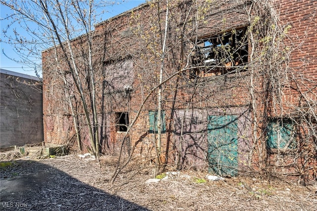 view of side of property