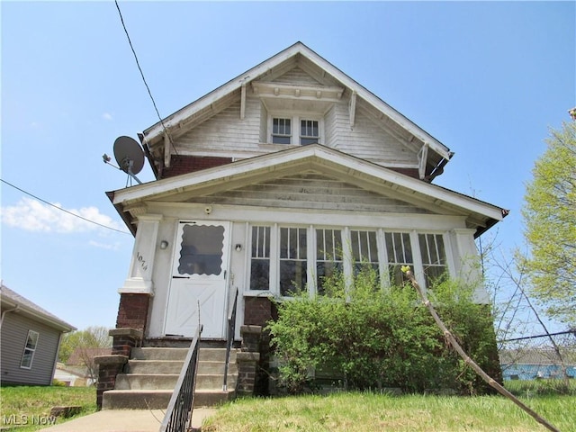 view of front facade featuring entry steps