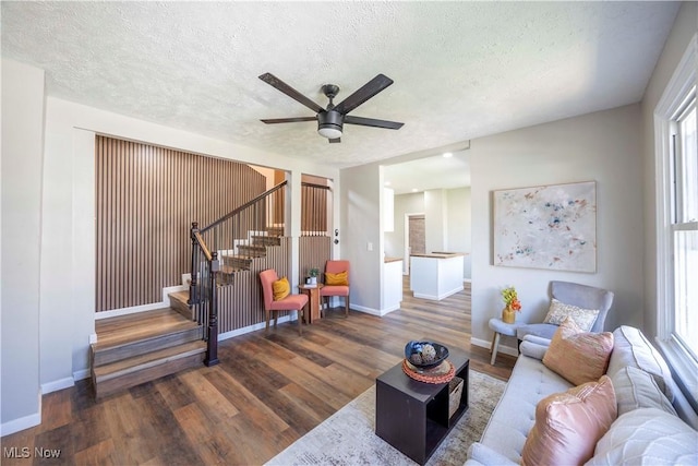 2334 W 38th St, Cleveland, OH 44113 - photo 2