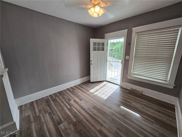 636-638 Fern St, Akron, OH 44307 - unfurnished room featuring baseboards, a ceiling fan, and wood finished floors
