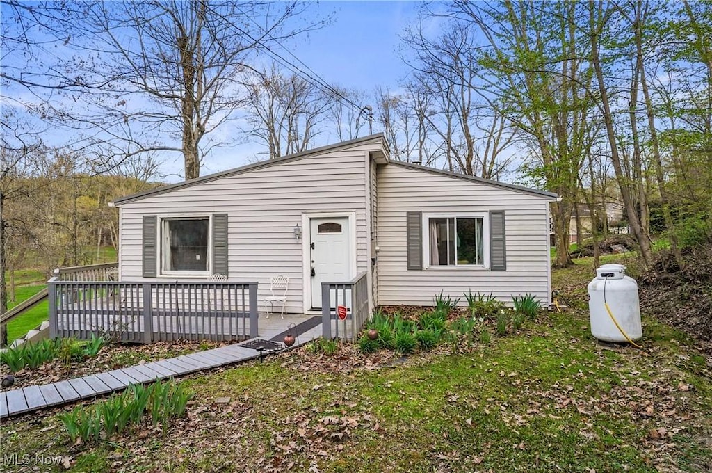 47401 Tomahawk Dr, Negley, OH 44441 - photo 1