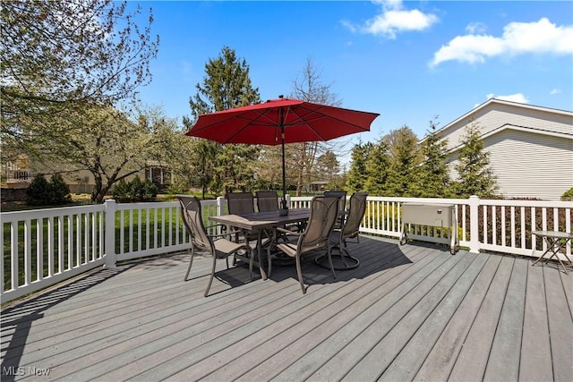 deck featuring outdoor dining space