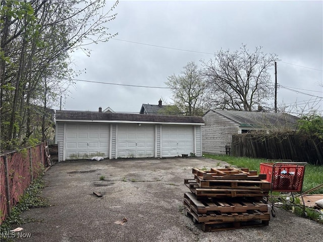 12608 Corlett Ave, Cleveland, OH 44105 - detached garage with fence