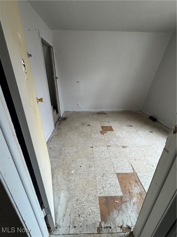 903 E 146th St, Cleveland, OH 44110 - view of unfurnished room