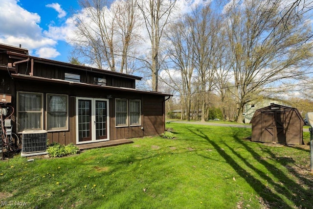 view of yard with an outdoor structure and cooling unit