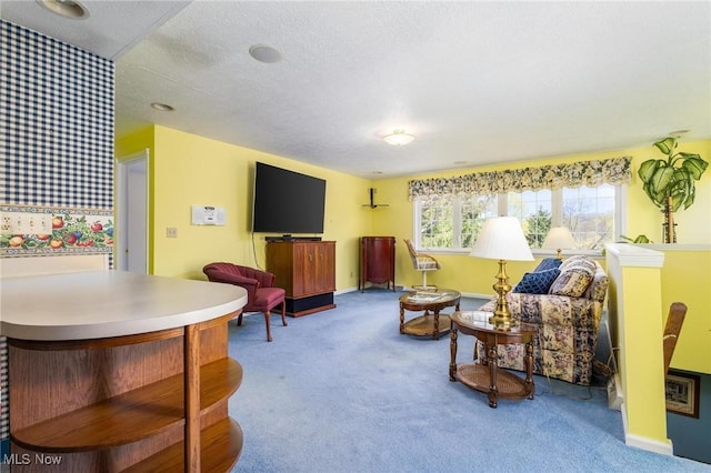 living area with carpet