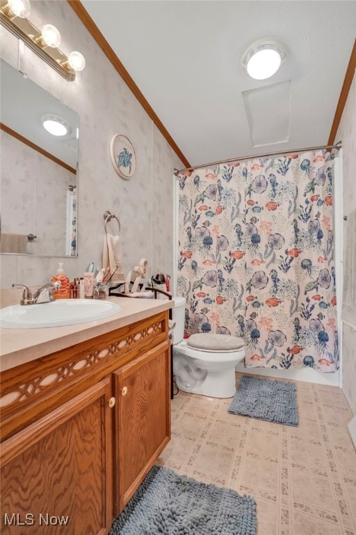 full bath with wallpapered walls, crown molding, toilet, vanity, and lofted ceiling