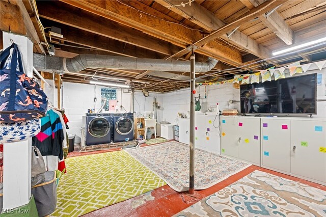142 Gillett St, Painesville, OH 44077 - below grade area featuring independent washer and dryer