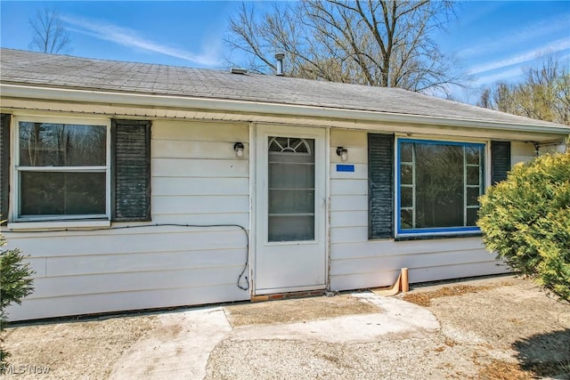 2258 Jacobs Rd, Youngstown, OH 44505 - entrance to property featuring roof with shingles