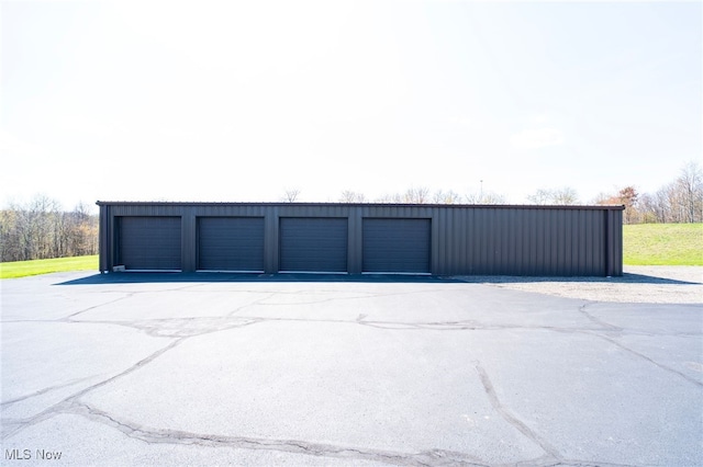 view of detached garage