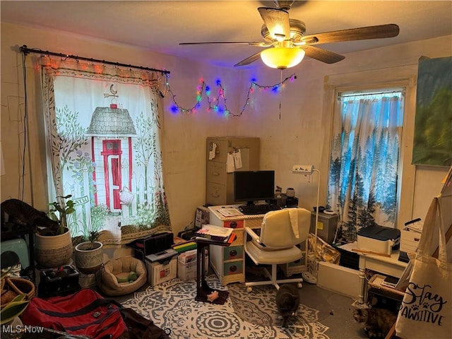 1125 Lafayette St, Zanesville, OH 43701 - office space with ceiling fan