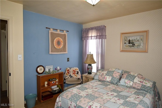 bedroom with carpet flooring