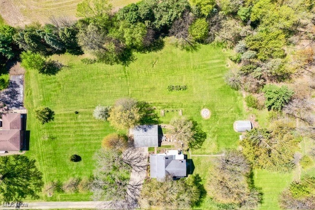 birds eye view of property featuring a rural view
