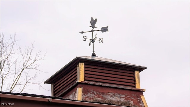view of exterior details