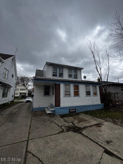view of front of house featuring entry steps