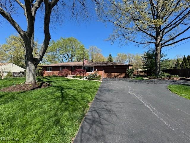 view of front of property with a front yard