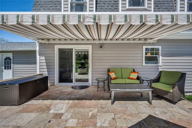 view of patio featuring outdoor lounge area
