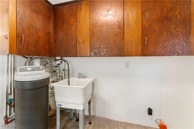 449 W Long Lake Blvd, Akron, OH 44319 - laundry room with cabinet space
