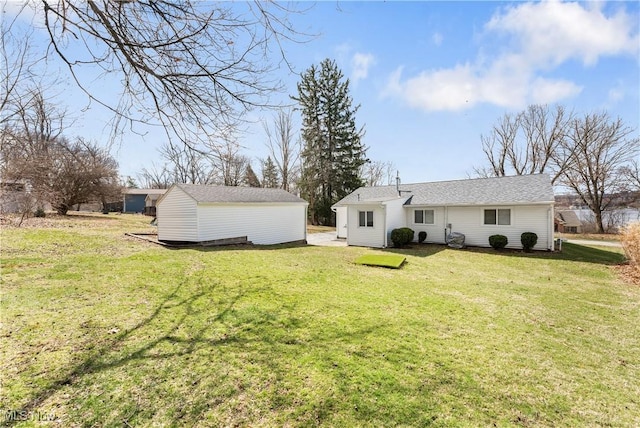 449 W Long Lake Blvd, Akron, OH 44319 - view of yard with an outbuilding