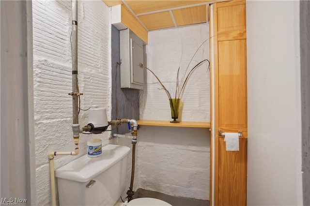 bathroom featuring toilet