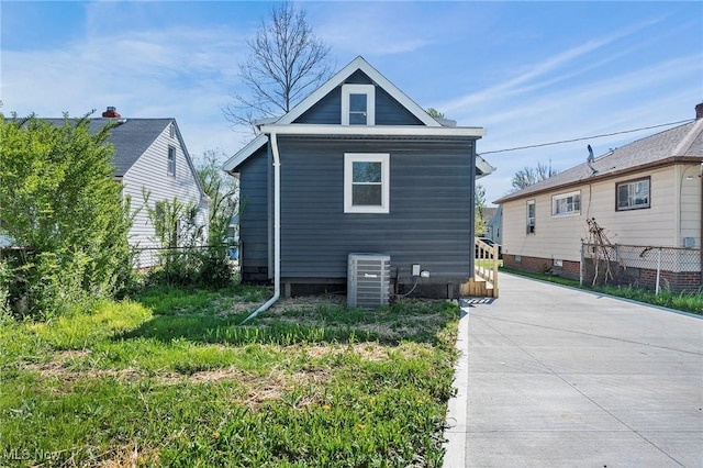 4394 W 139th St, Cleveland, OH 44135 - back of house featuring fence and cooling unit