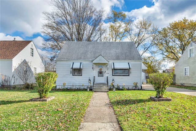 view of front of property with a front yard