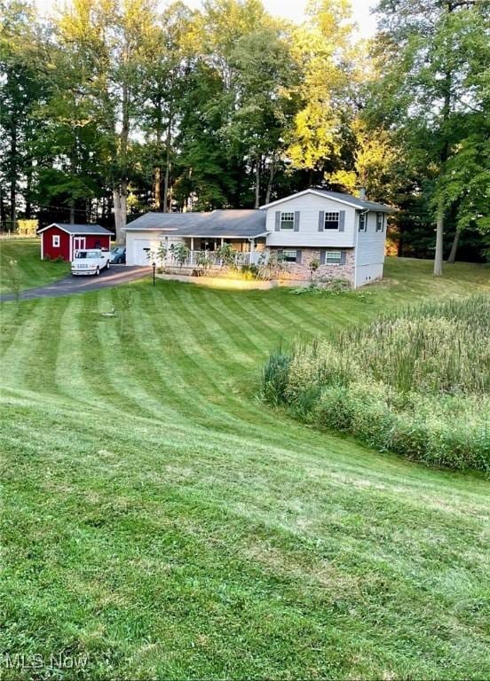 2939 Lindale Dr, Akron, OH 44312 - view of yard