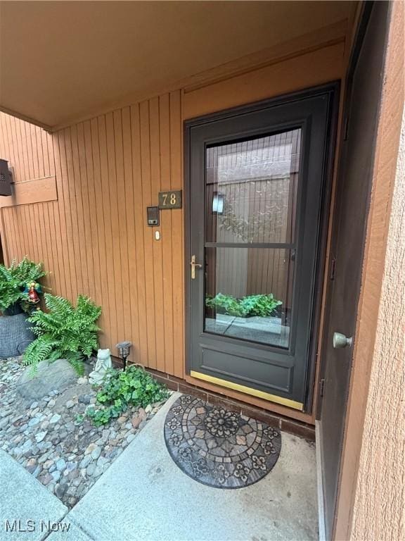 view of property entrance
