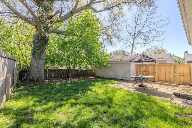 view of yard featuring a fenced backyard and a patio area