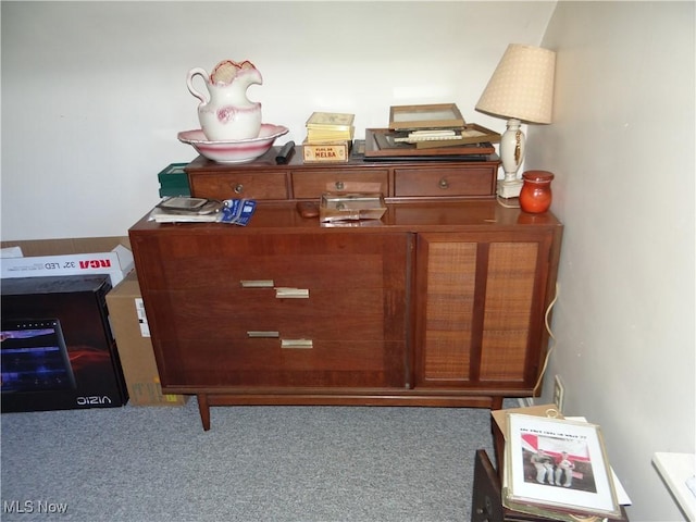 room details featuring carpet floors