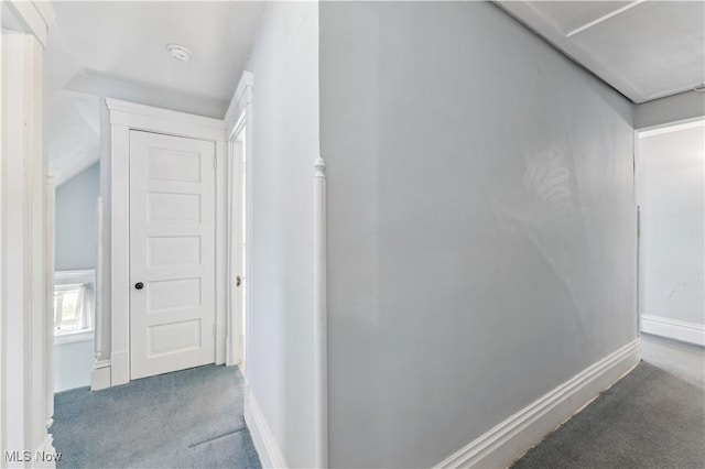 162 S Cedar St, Oberlin, OH 44074 - hall featuring carpet floors and baseboards