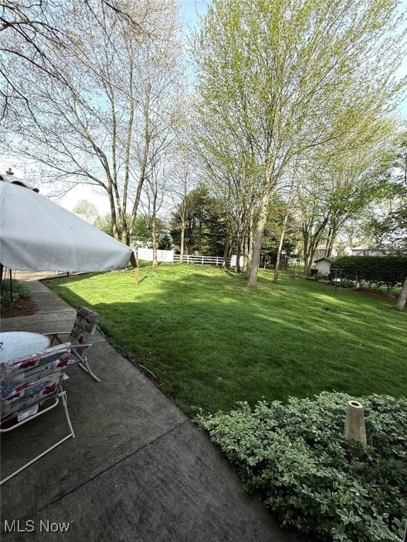 422 Glenwoods Ct, Boardman, OH 44512 - view of yard with a patio
