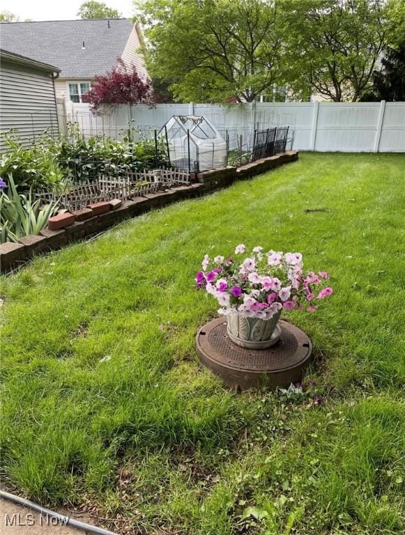422 Glenwoods Ct, Boardman, OH 44512 - view of yard