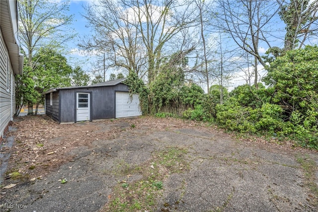 view of outbuilding featuring an outbuilding