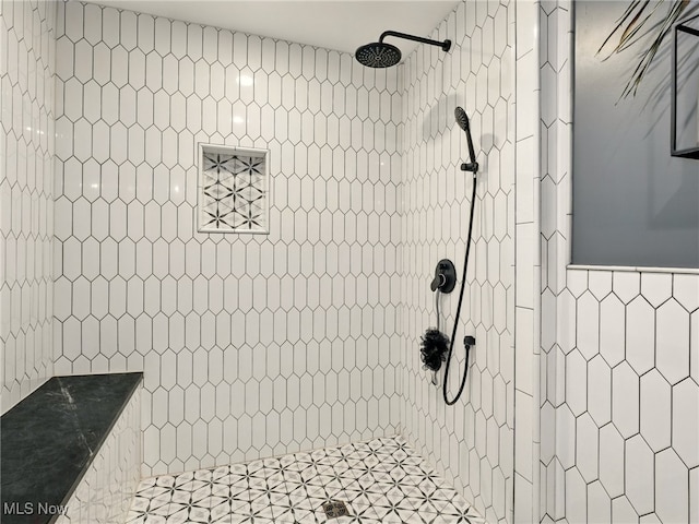 16165 Thompson Rd, Thompson, OH 44086 - full bathroom featuring a tile shower