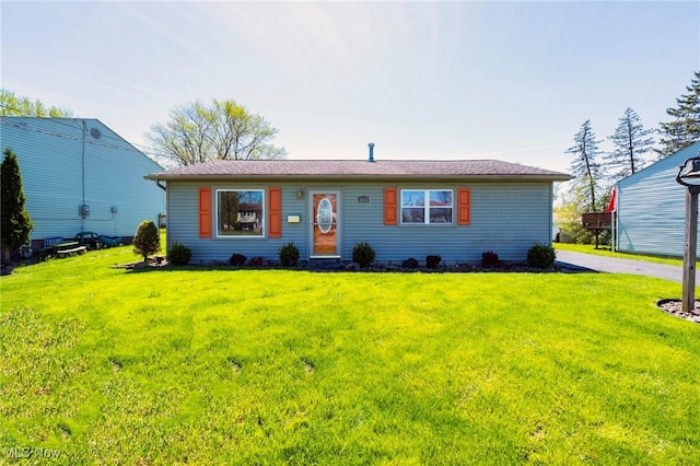 view of front of house with a front yard