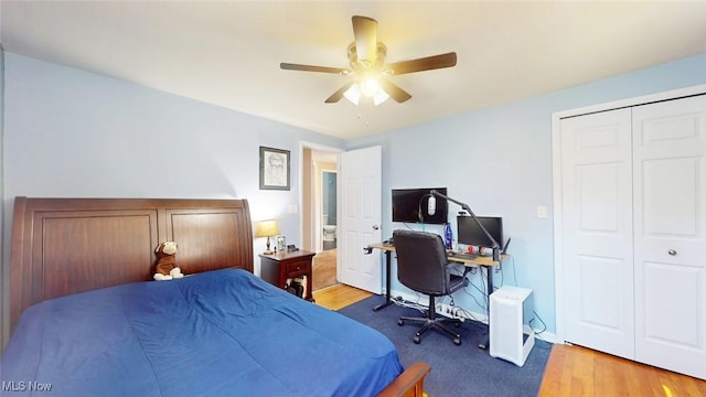 431 Somerset Dr, Chagrin Falls, OH 44022 - bedroom featuring a closet, a ceiling fan, and wood finished floors
